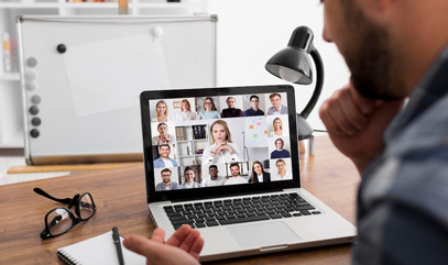 imagen de diferentes personas en conferencia virtual