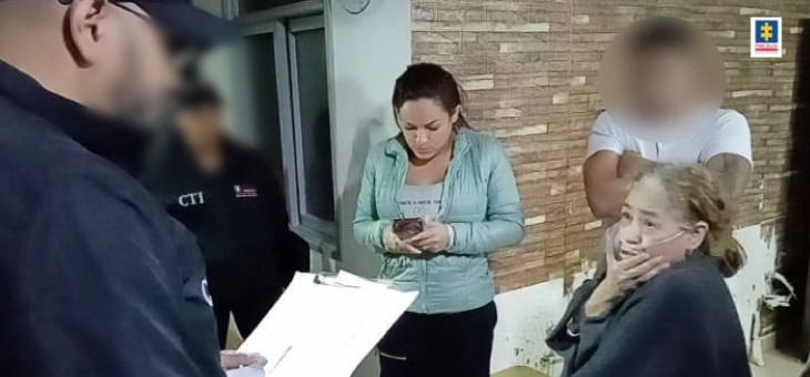 Fiscalía captura a dos mujeres presuntas responsables de estafas a contribuyentes en Bogotá