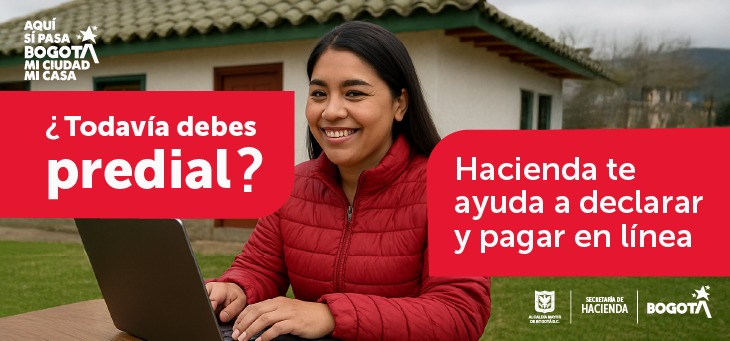 Imagen de funcionaria en feria de servicio