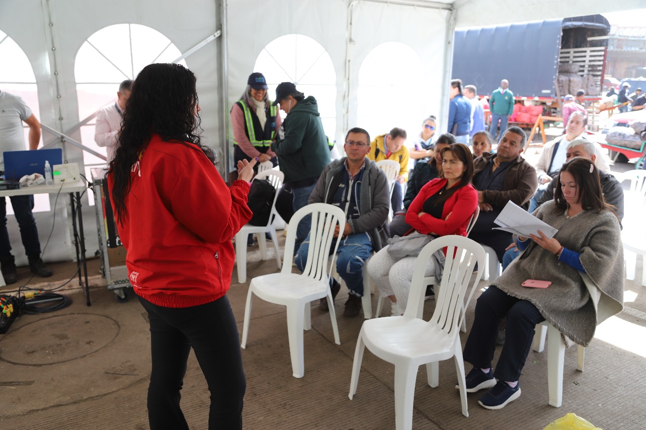 Imagen de capacitación en Corabastos