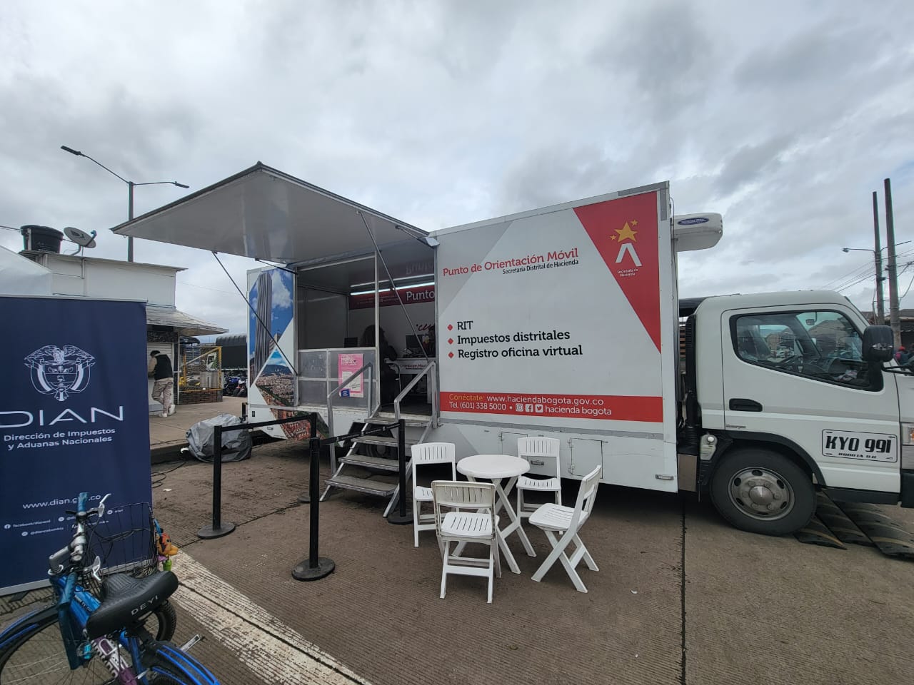 Imagen de la unidad movil de Hacienda