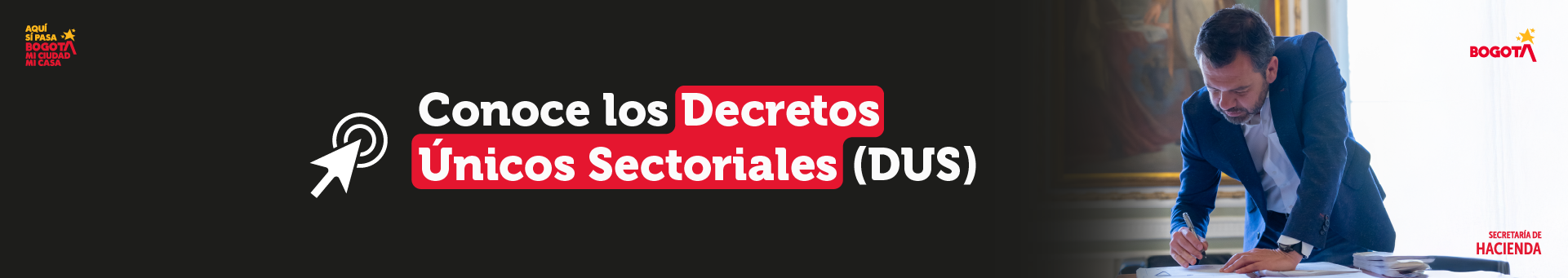 Imagen del alcalde firmando los DUS